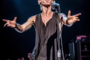 抖音直播间上人气的方式_如何提升抖音直播间人气?缩略图 抖音直播间上人气的方式_如何提升抖音直播间人气?缩略图